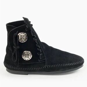 Minnetonka Black Suede Slipper boots